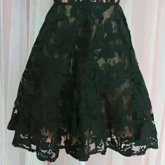 Mini Lace Puffy Dress - Picture 3 of 7